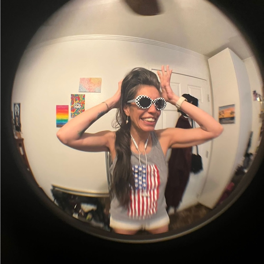 Meet your Posher, Priscilla